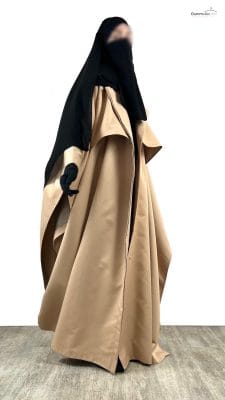Cape Trench Beige x Maxi Hijab XXL Noir x Half Niqab Noir by Oummi Abi Moi