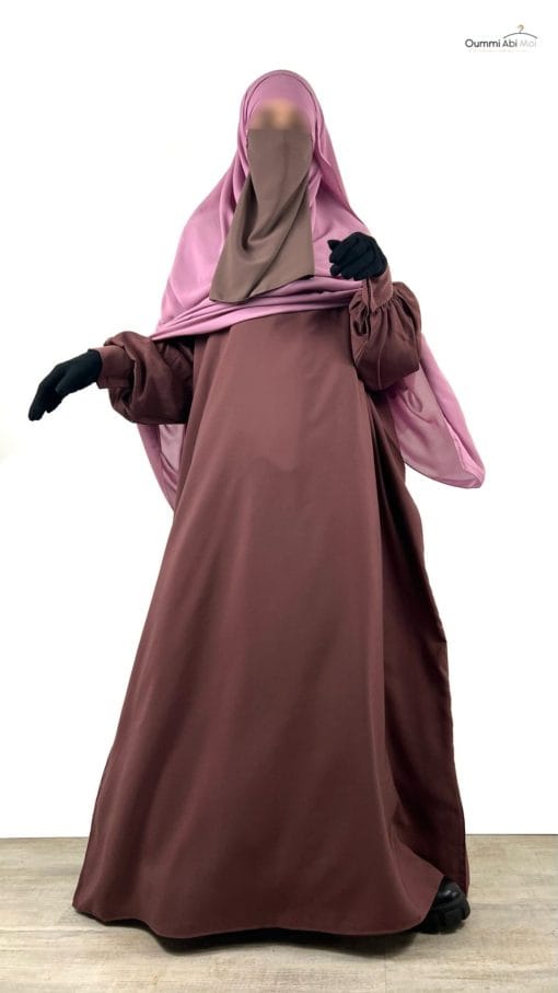 Abaya Manches Bouffantes Taupe Rose x Maxi Hijab Rose Parme by Oummi Abi Moi