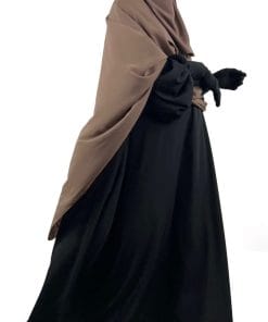 Maxi Hijab XXL Taupe Foncé x Abaya Bubble Noire by Oummi Abi Moi