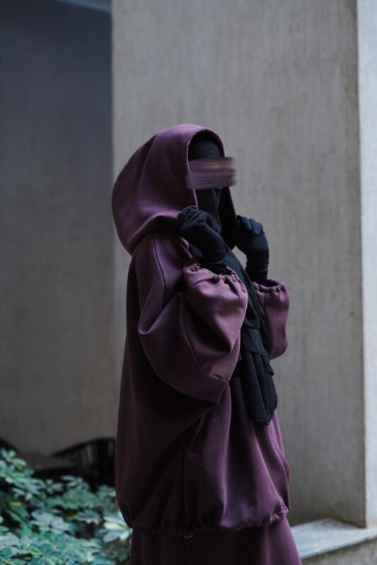 Hoodie Maya Mauve Profil 2 Collection Hiver Molleton Sweat by Oummi Abi Moi