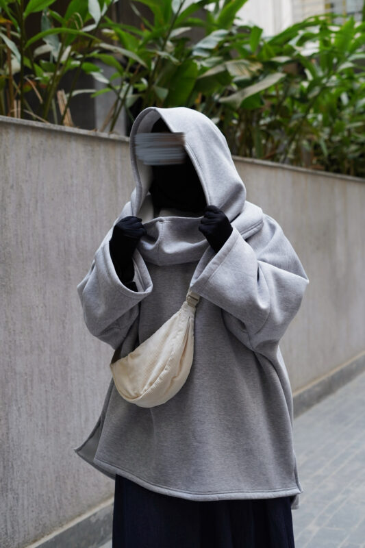 Pull et Capuche Saby Gris by Oummi Abi Moi