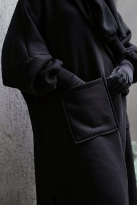 Set Priscillia Noir Détails Poche Collection Hiver Molleton Sweat by Oummi Abi Moi