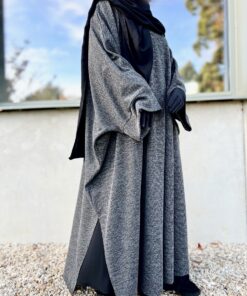 Sur Abaya en Laine Assouan Gris Chiné by Oummi Abi Moi