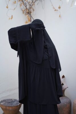Tunique-Rayaana-Noir-x-MAxi-Hijab-XXL-OAM-Whool-Peach-Premium-Oummi-Abi-Moi-